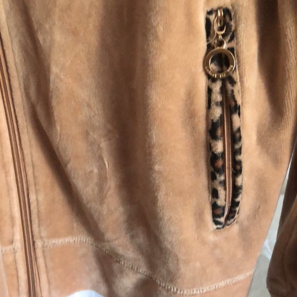 Velor cheetah sweatsuit from 1980s - Picture 6 of 7